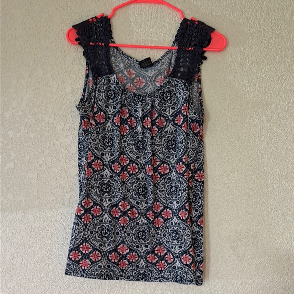Sleeveless Patterned Top - Black and Pink